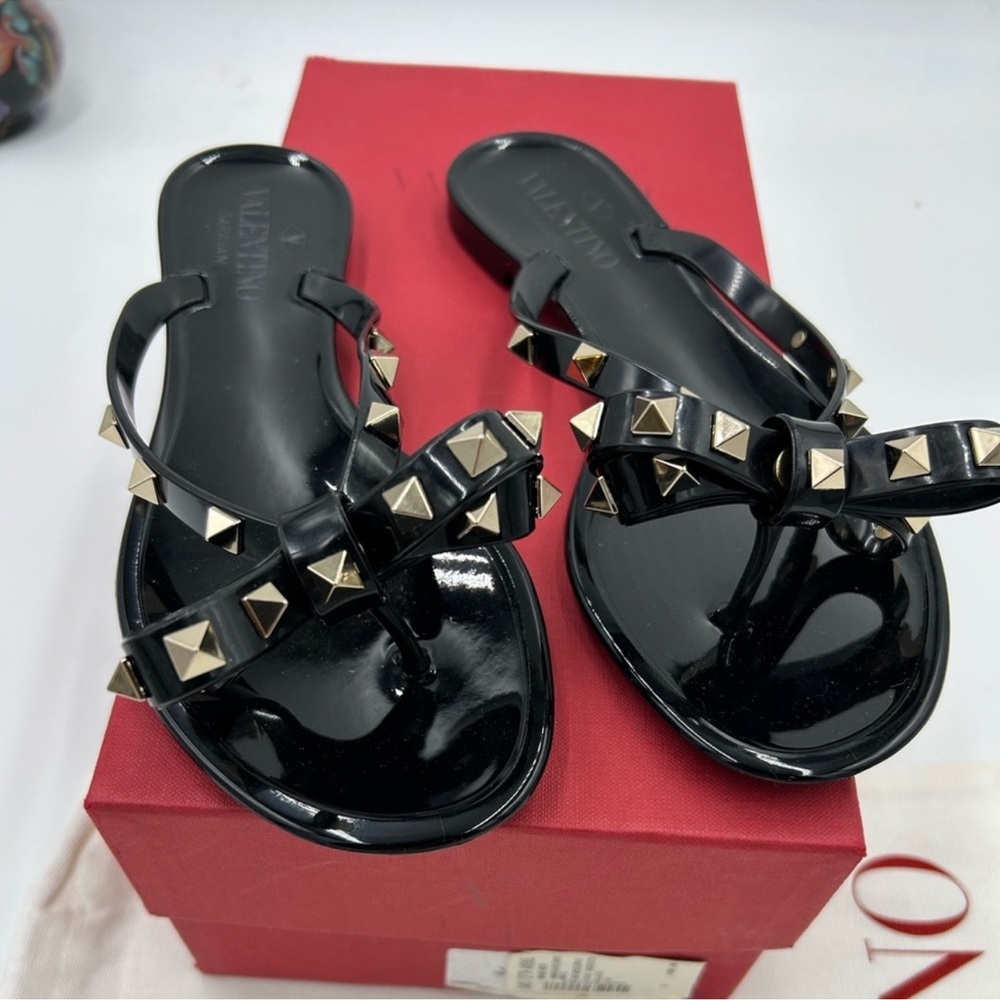 Women’s Valentino, GARAVANI rock, stud, thong sandals with pyramid studs size 36